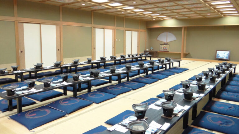 幹事初心者も安心！宴会マナーと席次の基本